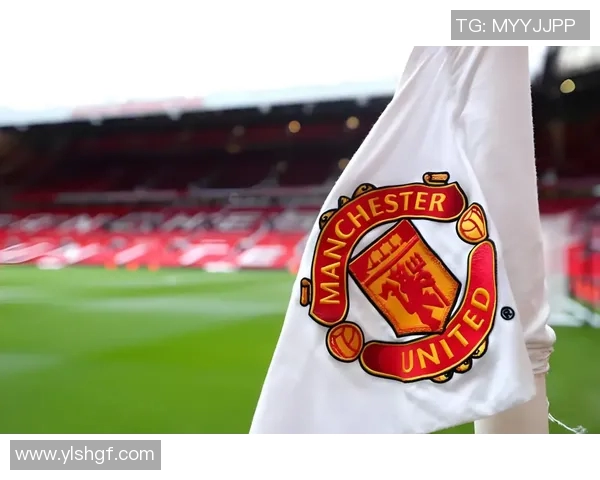 足球明星摆件劳塔罗展现激情与荣耀的完美结合,球迷心中的收藏必备之选